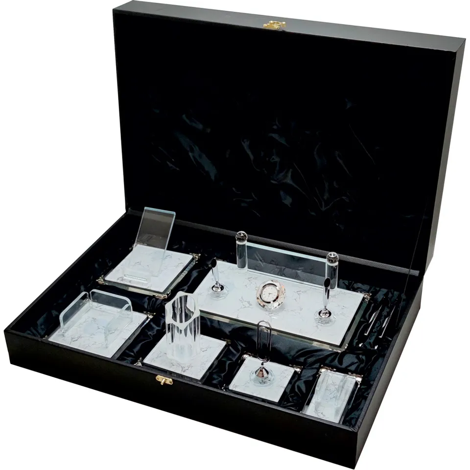 W540 Kristal Masa Sümeni